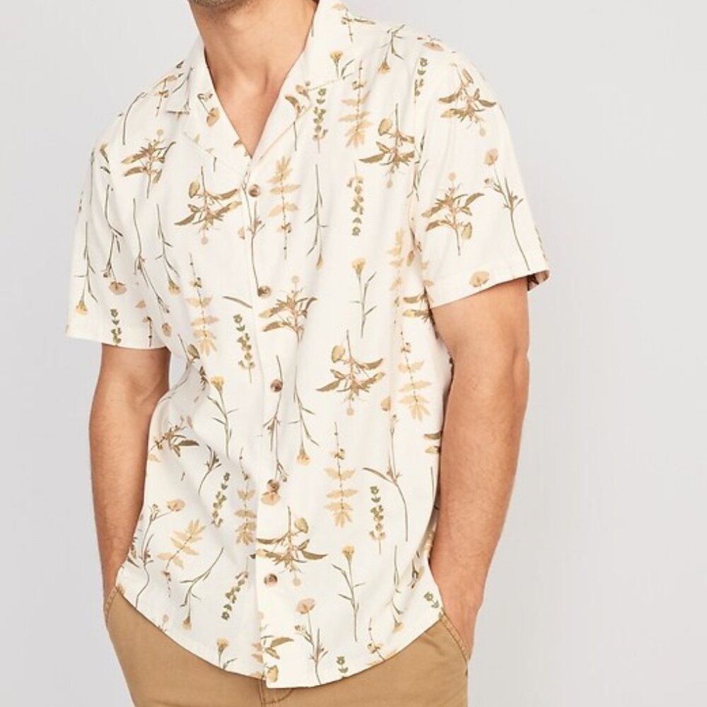 OLD NAVY mens  Short-Sleeve Printed Camp Shirts size medium 3 /$45 shirt pack